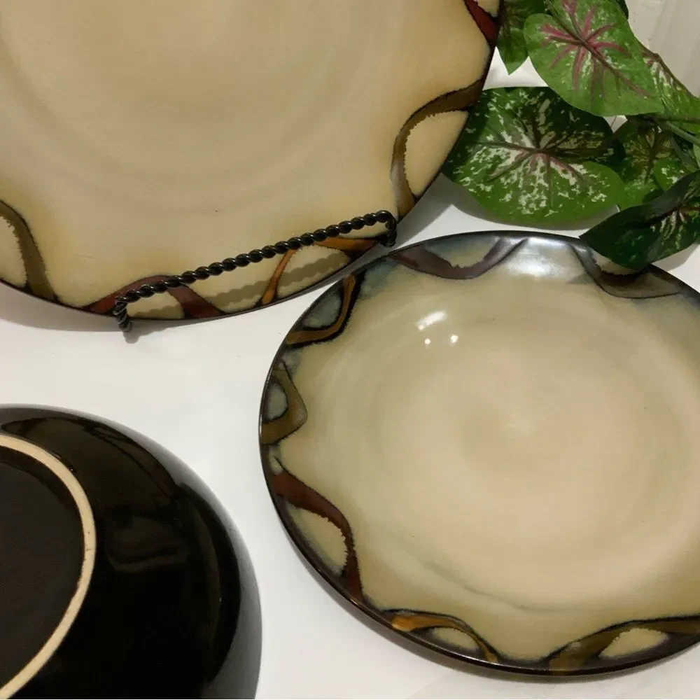 Set Pier 1 Imports (2)11” Stoneware Brown “Wave”  Dinner Plate (2)8” salad plate